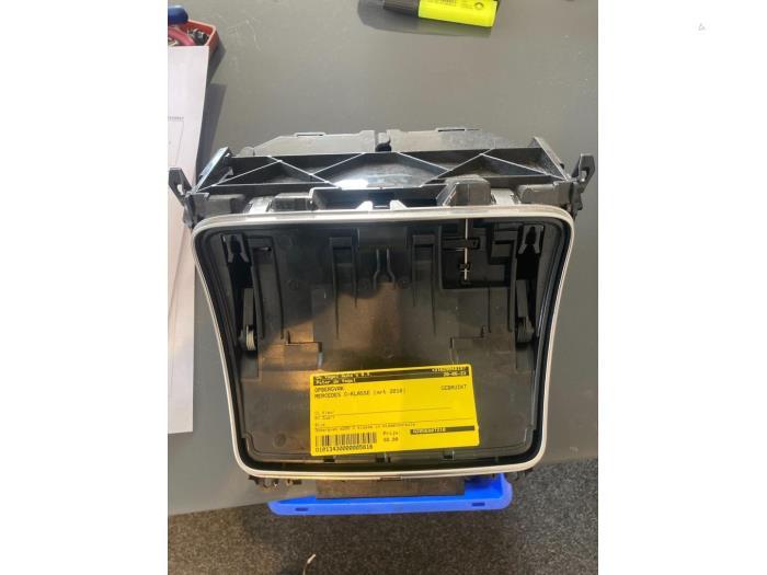 Compartiment de rangement d'un Mercedes C-Klasse, Autos : Pièces & Accessoires, Habitacle & Garnissage, Mercedes-Benz, Utilisé