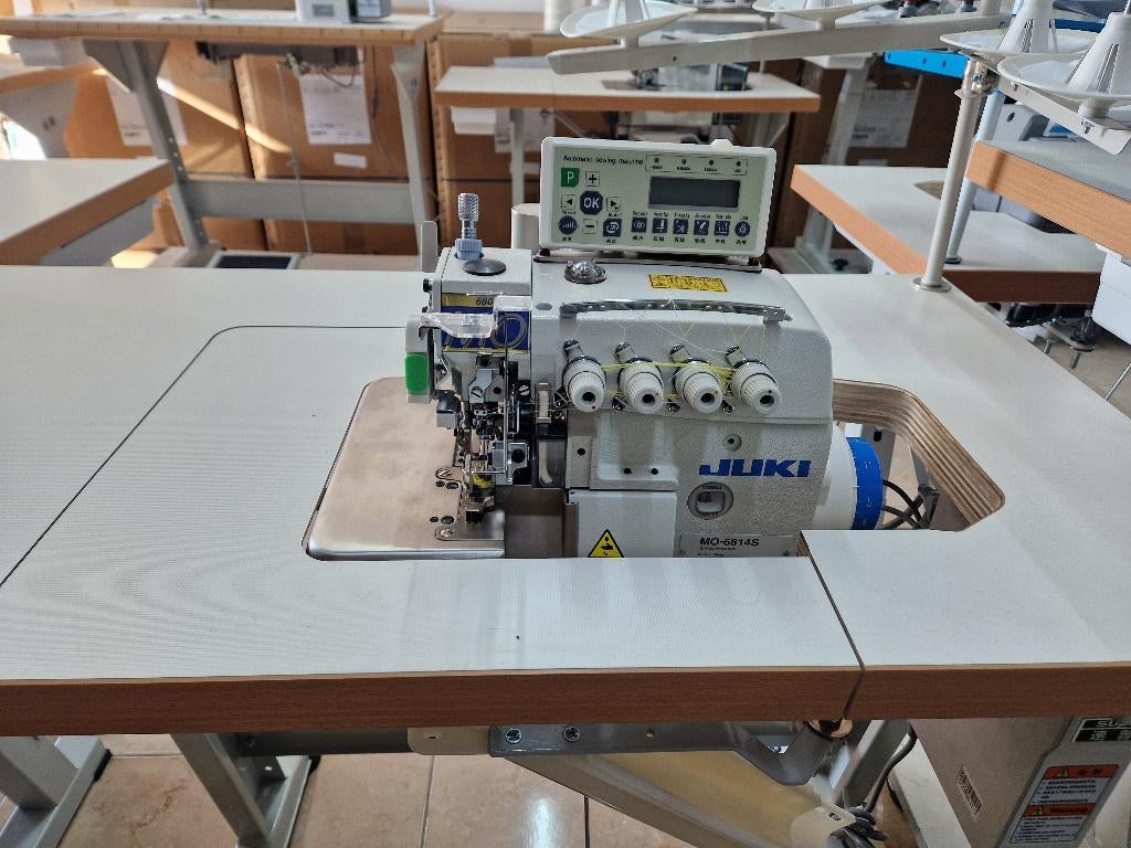 Juki MO-6814S – 4-Draads Automatische Overlockmachine, Nieuw, Lockmachine, Industrieel, Ophalen