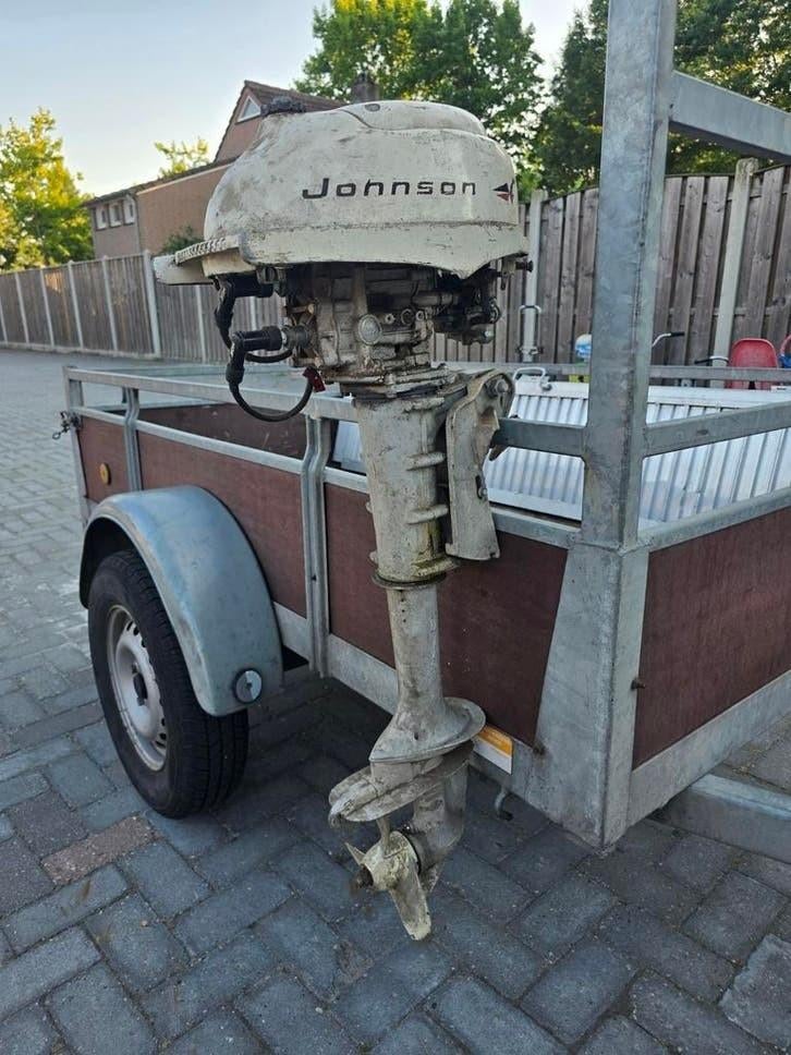 Oude Johnson buitenboord motor  werking onbekend € 100, Watersport en Boten, Buiten- en Binnenboordmotoren, Ophalen