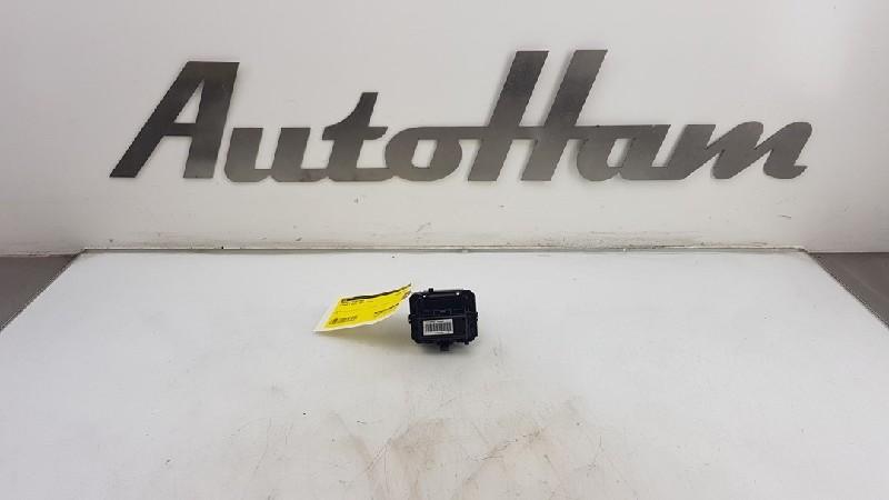 KACHELWEERSTAND Renault Clio IV Estate / Grandtour (7R), Gebruikt, Renault