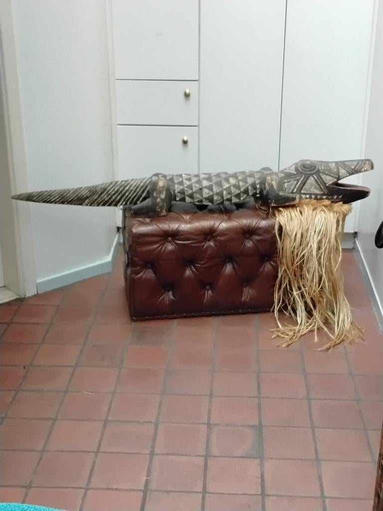 Oud krokodilmasker Burkina Faso 144cmx32cm.in hout, Ophalen