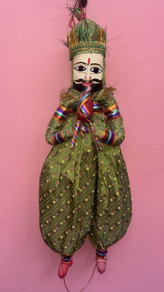 Echte Indonesische marionetten, Ophalen