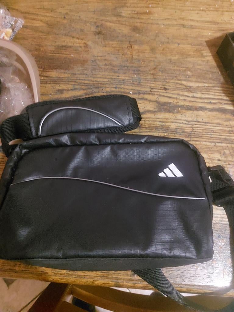 Sac Adidas, Enlèvement ou Envoi
