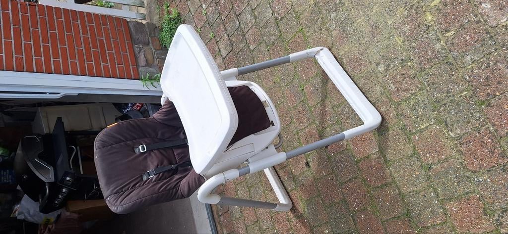 Siège bébé avec table amovible, Enfants & Bébés, Enlèvement, Comme neuf