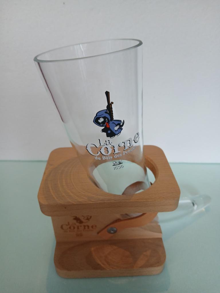 Mooi glazen karakter van HORN DU BOIS DES PENDUS in mauve, Verzamelen, Biermerken, Ophalen of Verzenden, Zo goed als nieuw, Glas of Glazen