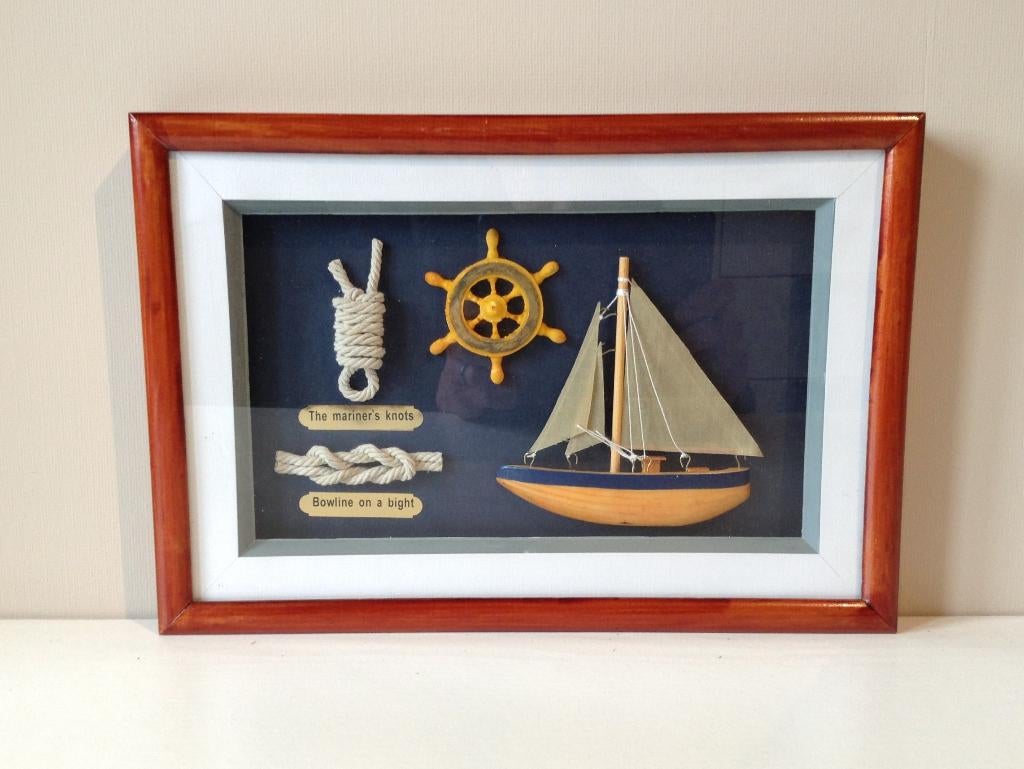 Schaduwdoos in vissersthema geelblauw 32 x 22 cm, Ophalen of Verzenden, Zo goed als nieuw, 1:50 of kleiner, Diorama