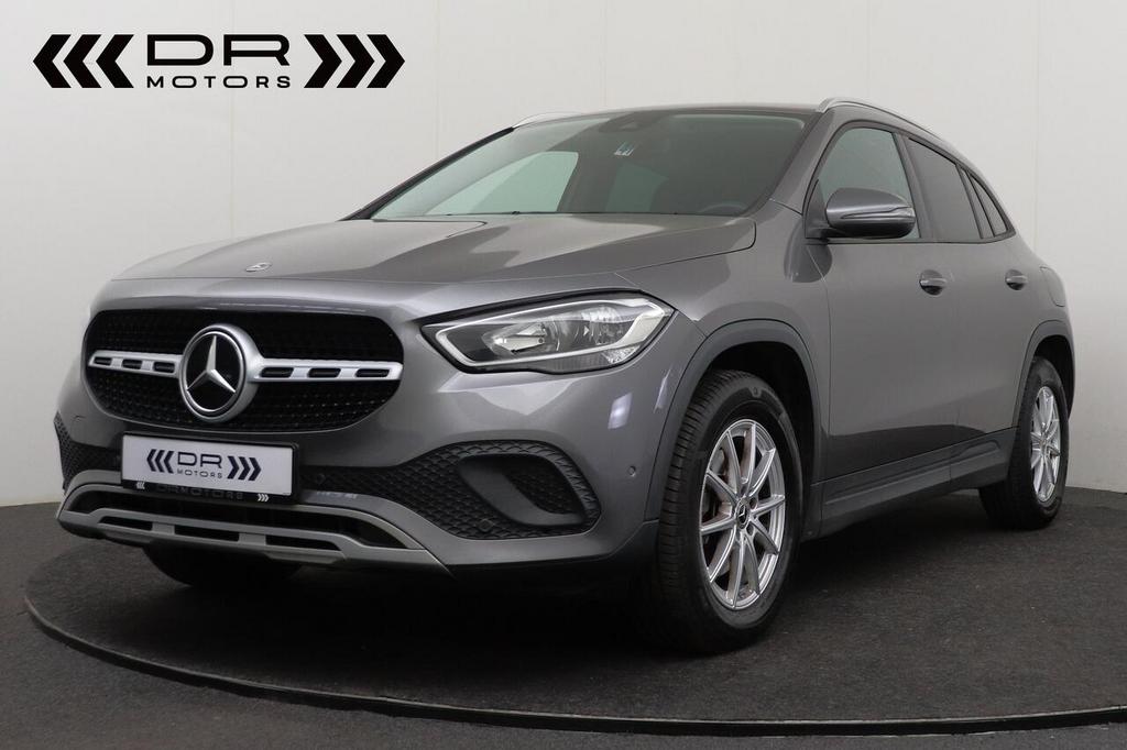 Mercedes-Benz GLA 180 DCT 7-GTRONIC - NAVI - CAMERA - DAB, 4 deurs, 4 cilinders, Bedrijf, USB