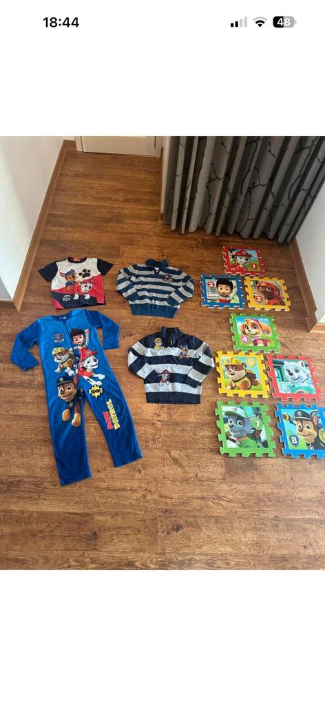 Paw Patrol pakket onesie pyjama t-shirt 2x trui puzzel, Kinderen en Baby's, Ophalen of Verzenden, Zo goed als nieuw