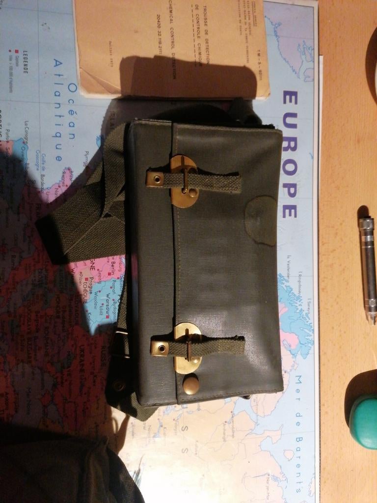 Trousse de détection de contrôle chimique., Collections, Objets militaires | Général, Enlèvement ou Envoi