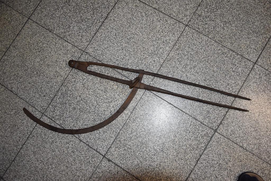 Forge à boussoles ancienne, Enlèvement