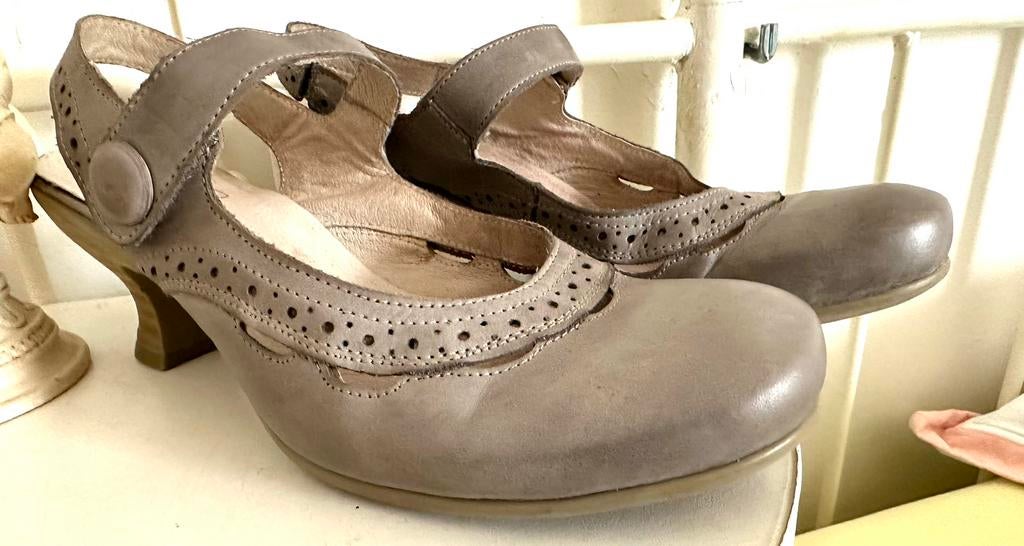 Pumps van het merk Brako, maat 39, Kleding | Dames, Pumps, Grijs, Gedragen, Brako