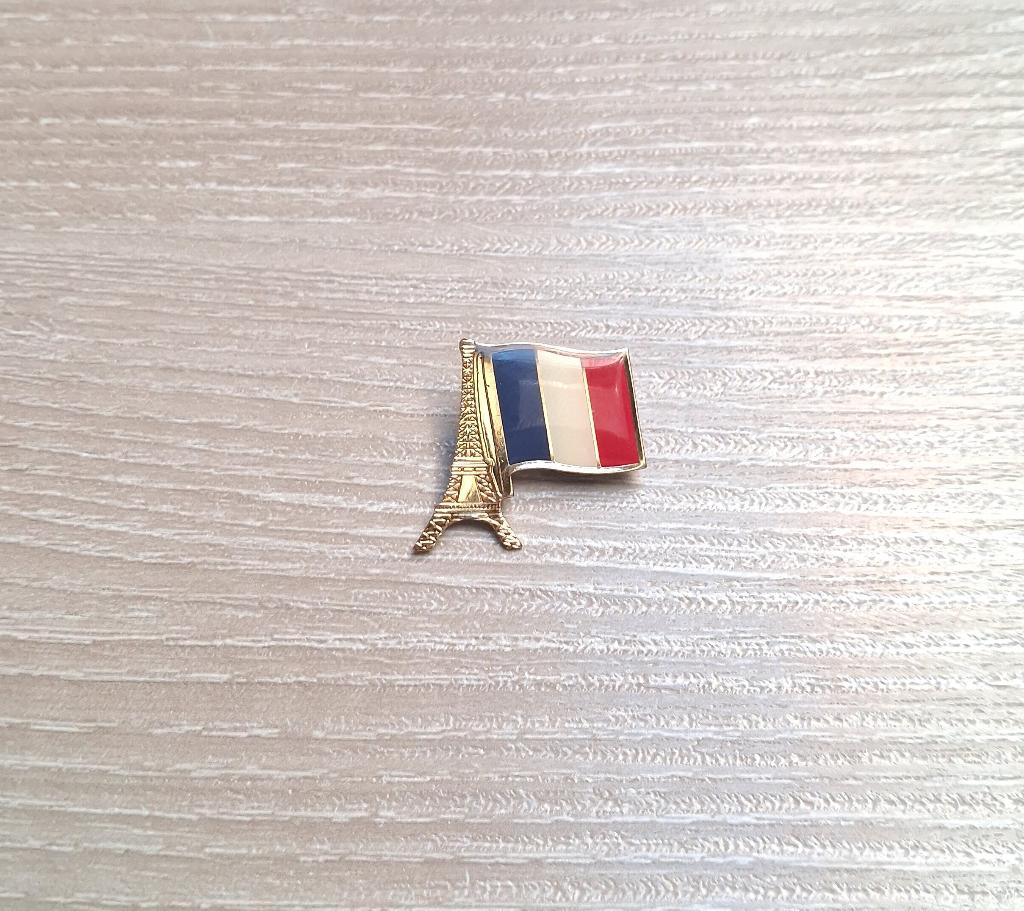 PIN - PARIS - FRANCE - PARIJS - TOUR EIFFEL - EIFFELTOREN, Verzenden, Gebruikt, Stad of Land, Speldje of Pin