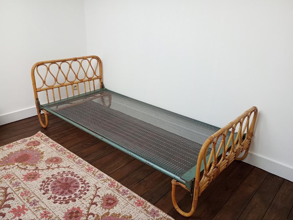 Magnifique lit 1 personne vintage en rotin., Enlèvement