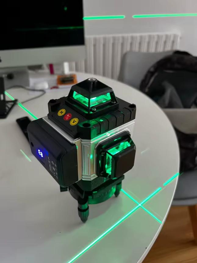 Niveau laser 16 lignes 360 avec télécommande, Bricolage & Construction, Instruments de mesure, Envoi, Neuf, Autres appareils de mesure ou compteurs