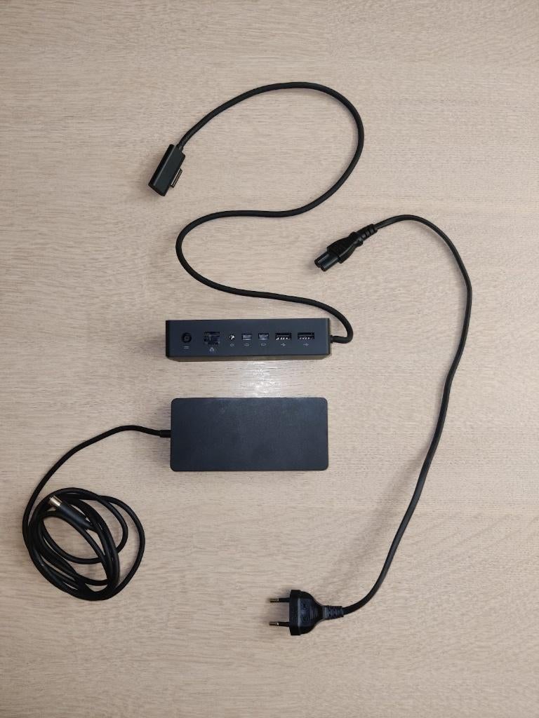 Microsoft Surface Dock, Docking station, Laptop, Ophalen of Verzenden, Zo goed als nieuw
