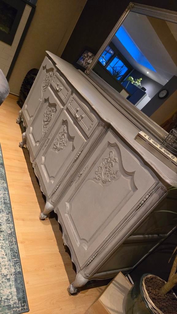 Buffet magnifiquement patiné, Maison & Meubles, Enlèvement