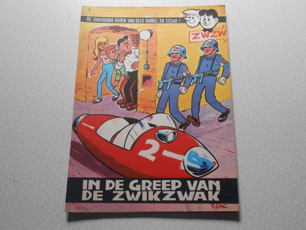 Dees dubbel en cesar 5 In de greep van de Zwikzwak 1966 1 s., Boeken, Stripverhalen, Eén stripboek, Ophalen of Verzenden, Zo goed als nieuw