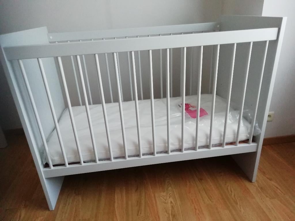 kinderbedje met matras, Ophalen, Gebruikt, Minder dan 140 cm, Matras