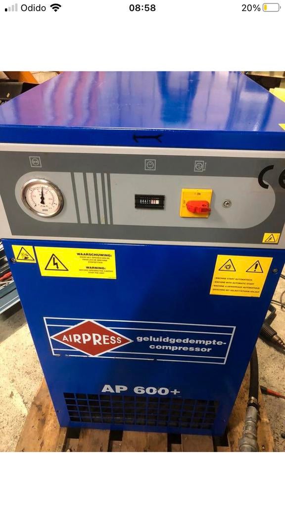 COMPRESSORS --factuur- schroefcompressor goedkoop!, 400 à 800 litres/min, Enlèvement, Utilisé, 6 à 10 bars