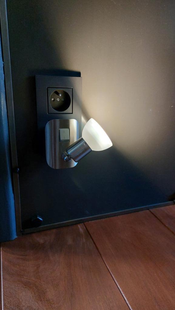 🔌 Lampe veilleuse à prise – spot GU10 orientable – neuf, Enlèvement ou Envoi, Neuf
