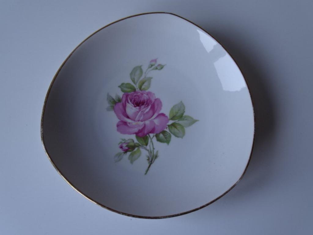 Petit plat à la rose en porcelaine Bavaria, Enlèvement ou Envoi, Utilisé, Autres formes, Autres matériaux