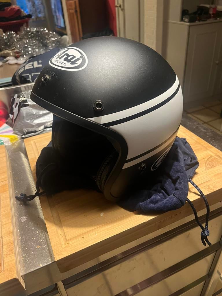 Arai freeway neuf taille s, Motos, Vêtements | Casques de moto, Enlèvement, S, Arai