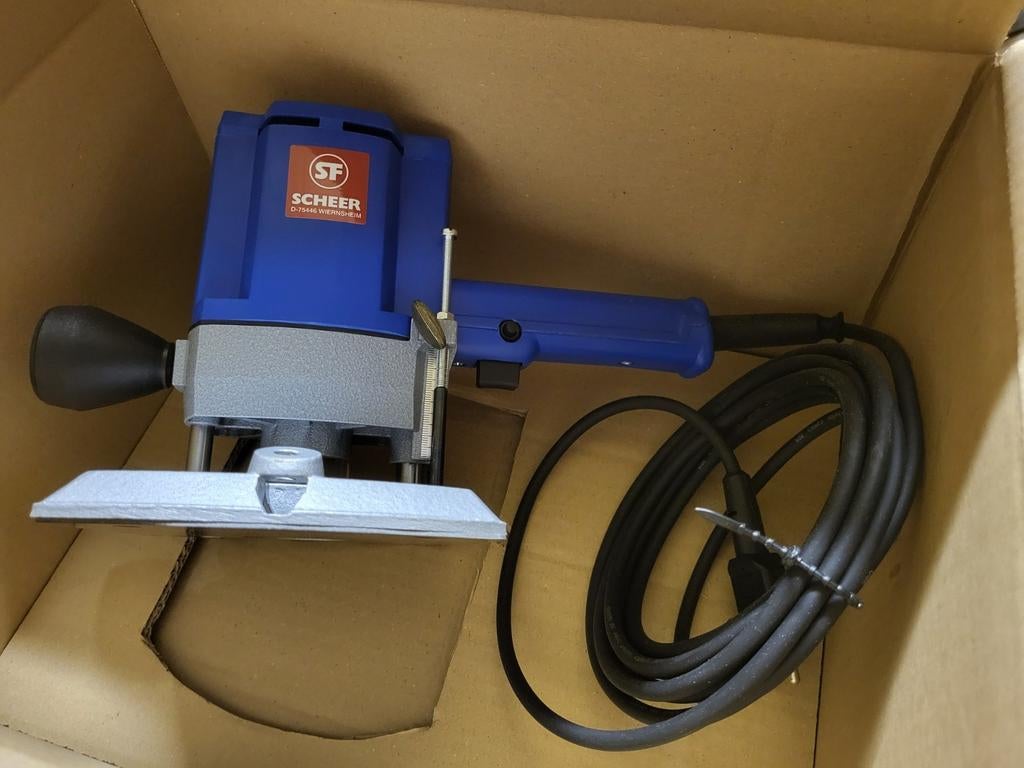 Houtbewerkingsmachines  kantenfrees Koch Scheer HM 7 nieuw i, Doe-het-zelf en Bouw, Gereedschap | Freesmachines, Ophalen, Kantenfrees