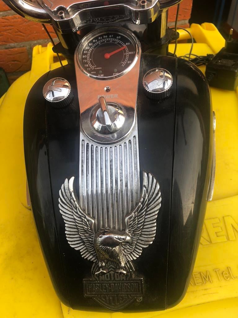 Radio-tank Harley !, Enlèvement