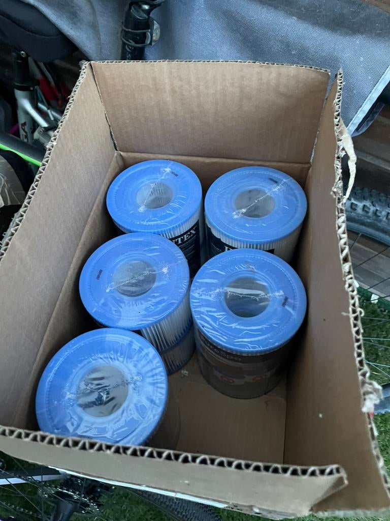 Jacuzzi gonflable, Jardin & Terrasse, Bains à remous et Spas, Enlèvement, Utilisé, Pompe, Gonflable