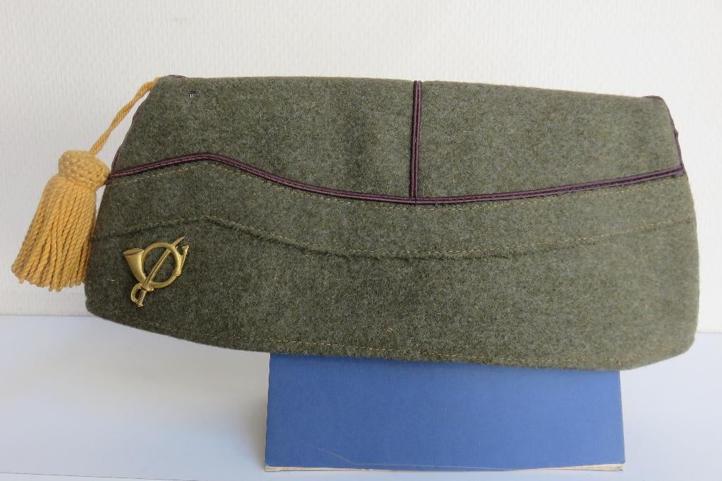 Jagers te paard politiemuts, Ophalen of Verzenden, Landmacht, Helm of Baret