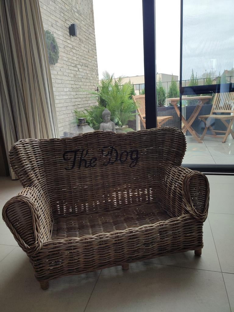 rieten honden zetel, Ophalen