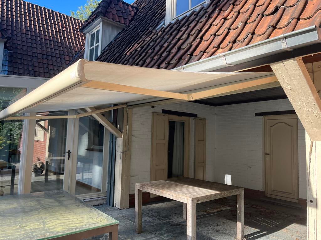 Zonnescherm knikarmen wit te koop, Ophalen, Zo goed als nieuw