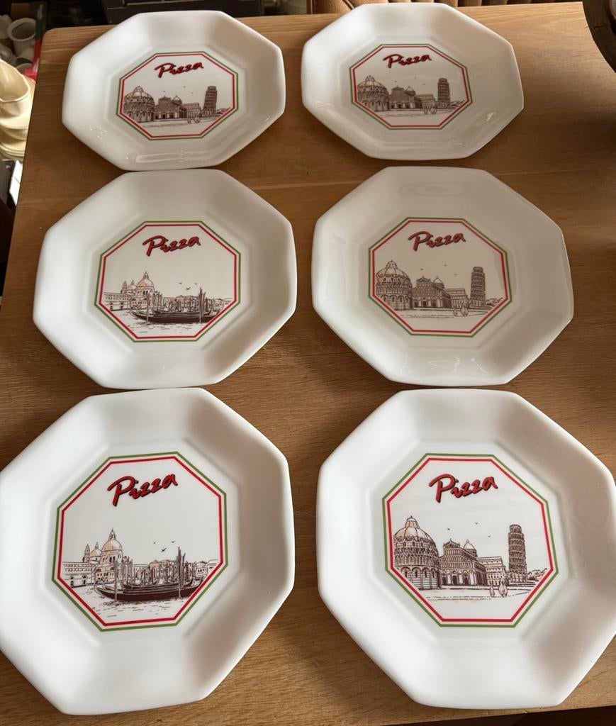 6 assiettes à pizza Arcopal vintage, Maison & Meubles, Enlèvement, Comme neuf, Assiettes(s)