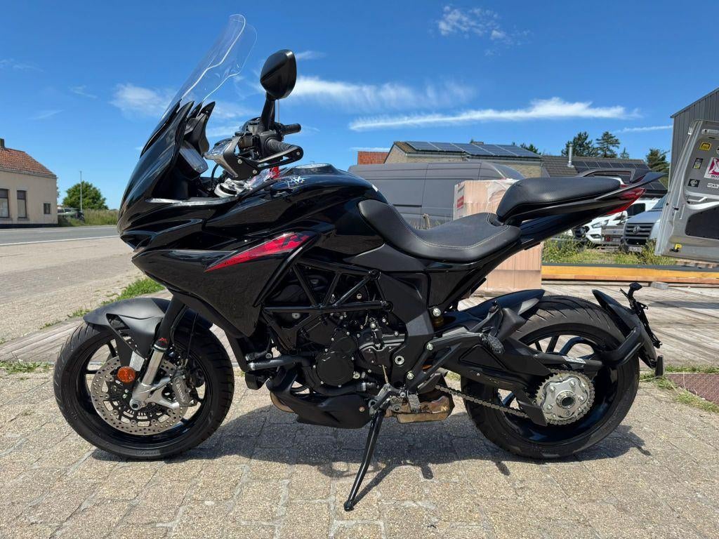 MV Agusta	Turismo Veloce 800 R	Nieuwe moto, Motoren, Motoren | MV Agusta, Bedrijf, Meer dan 35 kW, 800 cc