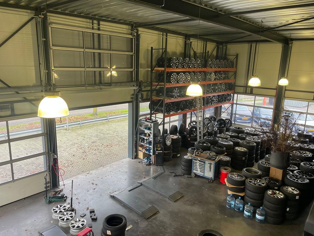 4 stuks Industriele breedstraal verlichting lampen bedrijf