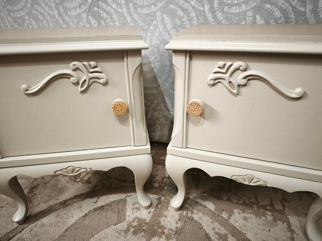 Paire de tables de chevet ''relookées'', Enlèvement, Bois