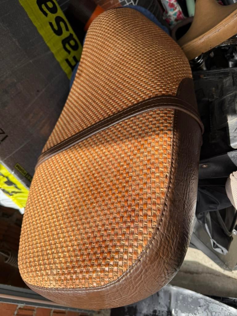 Vespa zetel handmade, Fietsen en Brommers, Brommeronderdelen | Scooters, Ophalen, Zo goed als nieuw, Vespa