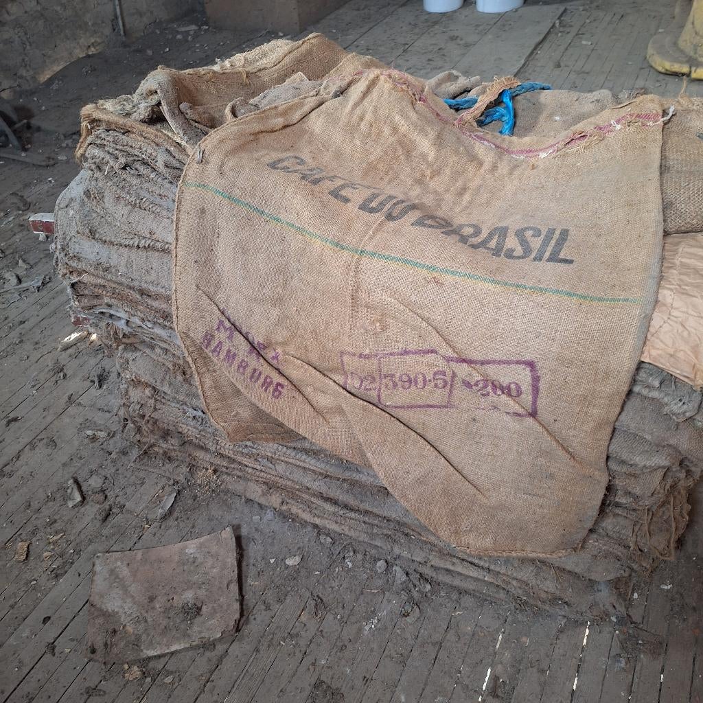 jute zakken, Enlèvement