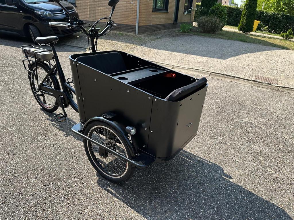 NIEUW Elektrische Bak-Fiets, Fietsen en Brommers, Ophalen, Nieuw, 30 tot 50 km per accu