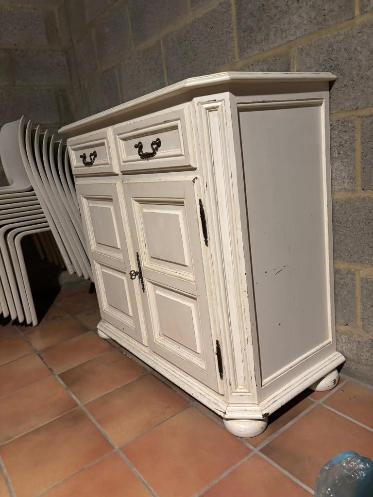 Petit buffet style rustique, Enlèvement