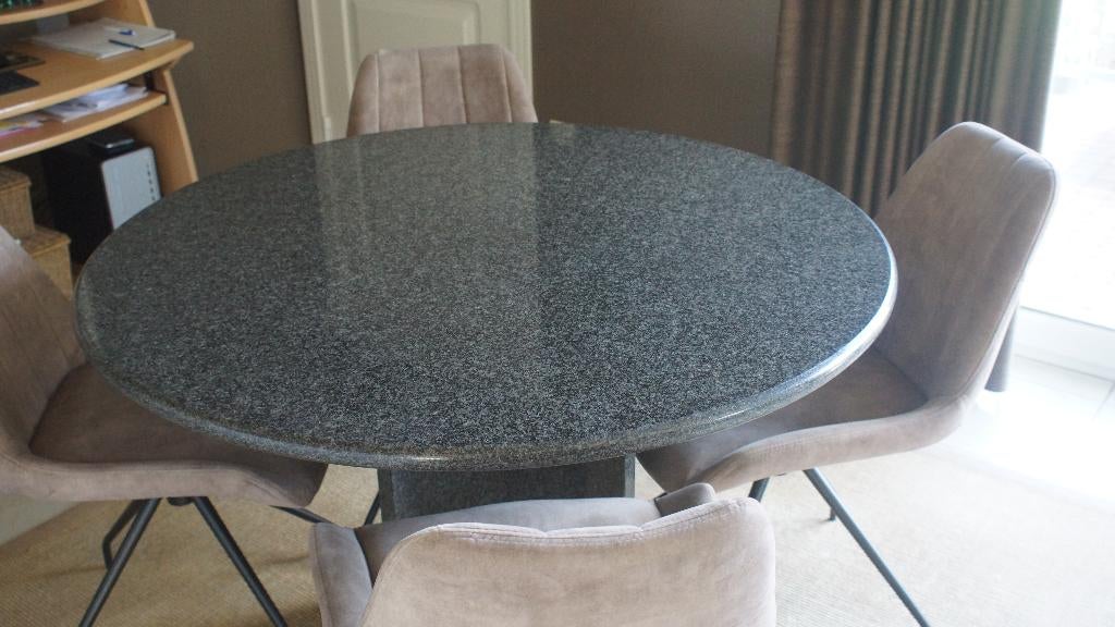Ronde granieten tafel, Huis en Inrichting, Ophalen, Overige materialen, Gebruikt, 100 tot 150 cm