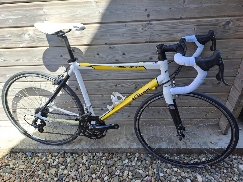 Vélo de route B'Twin Sport 3 en carbone/aluminium - petite t, Vélos & Vélomoteurs, 26 pouces, Comme neuf, Enlèvement, 50 à 53 cm