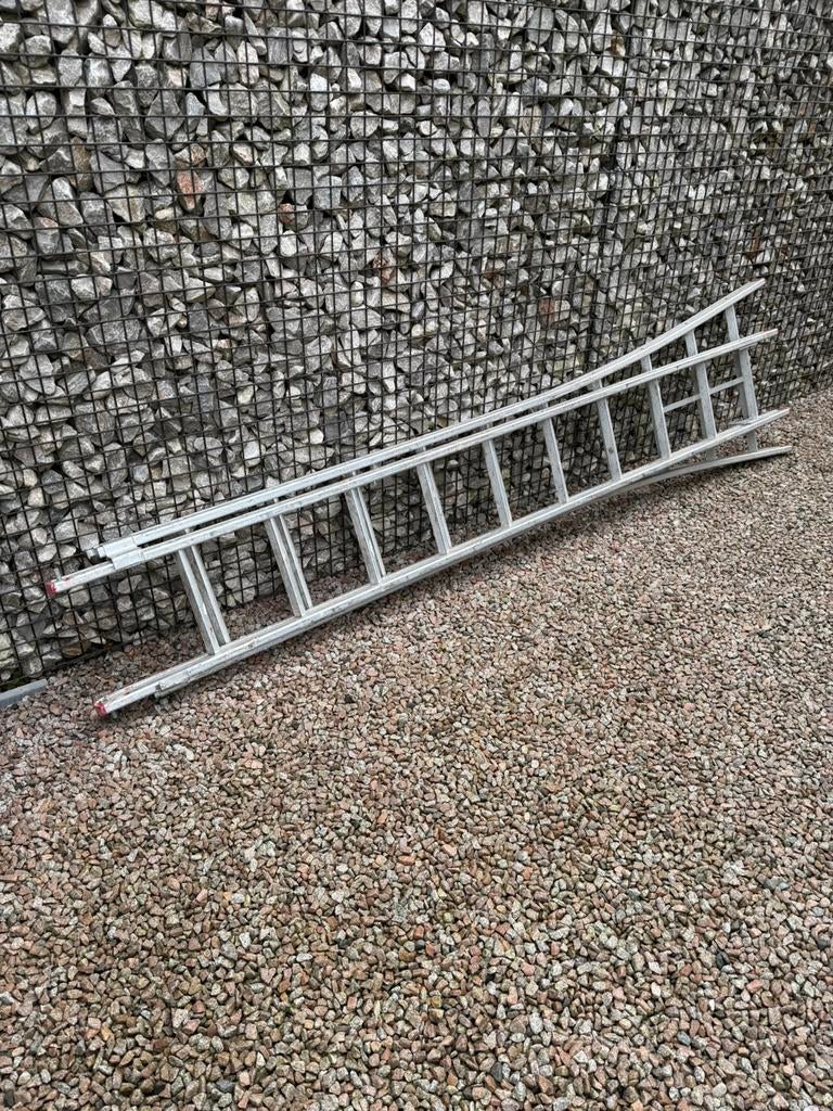 Échelle en aluminium de 5,5 mètres, Bricolage & Construction, Pliable ou rétractable/escamotable, Échelle, Enlèvement, Utilisé