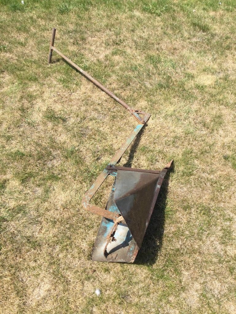 Grote handploeg om voren te trekken en aan te aarden, Ophalen, Gebruikt