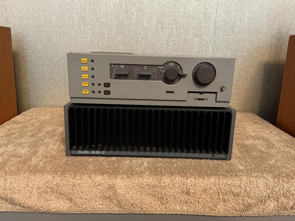 Quad 405-2 en Quad 44, Ophalen of Verzenden, Gebruikt, Stereo, 60 tot 120 watt