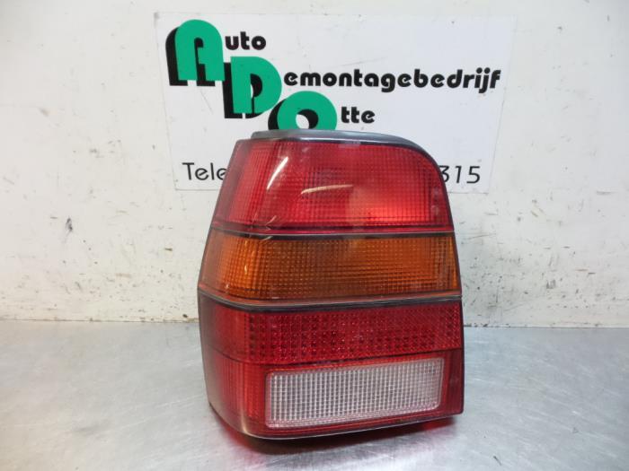 Feu arrière gauche d'un Volkswagen Polo (Polo 81-), Volkswagen, -, Utilisé, -