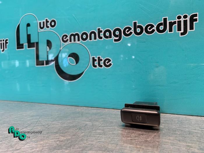 Commutateur feu antibrouillard d'un Toyota Starlet (Starlet, -, 3 mois de garantie, Toyota, Utilisé