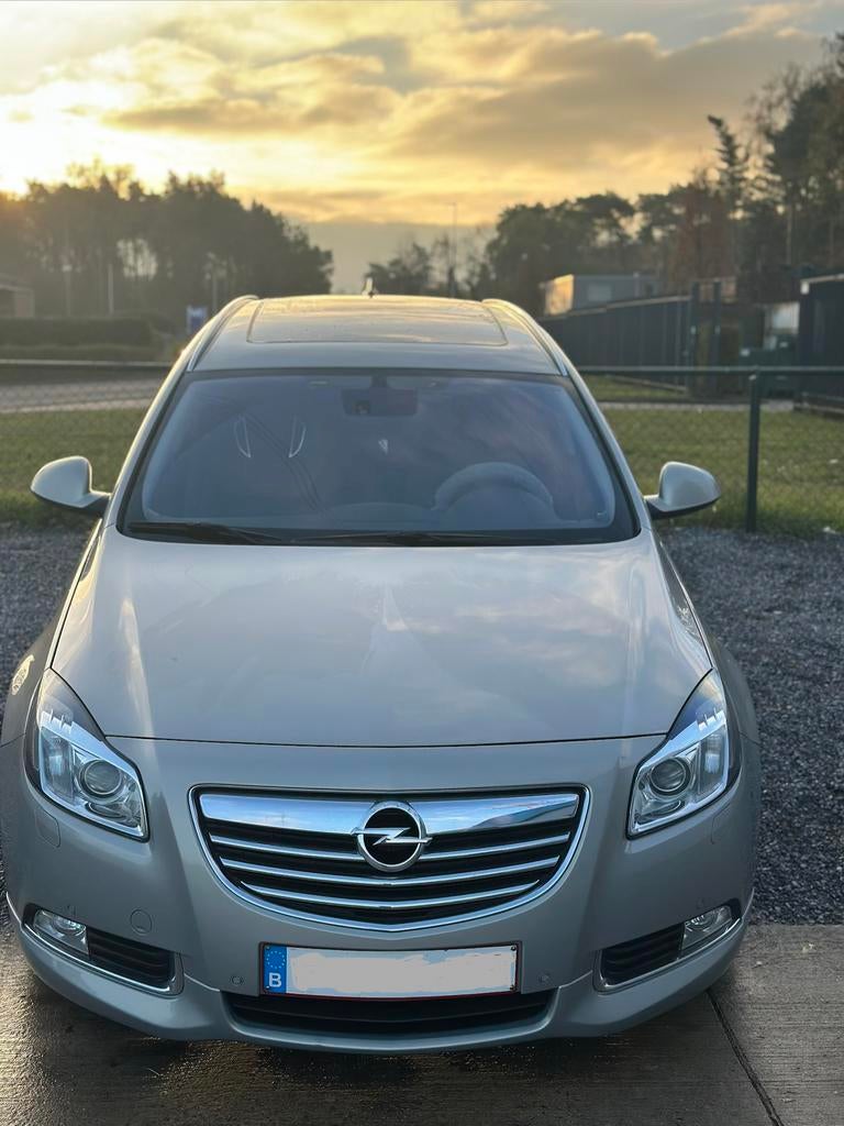 Opel Insignia A Full Options, Autos, Opel, Particulier, Insignia, Diesel, Euro 5, Break, 5 portes, Boîte manuelle, Noir, Cuir
