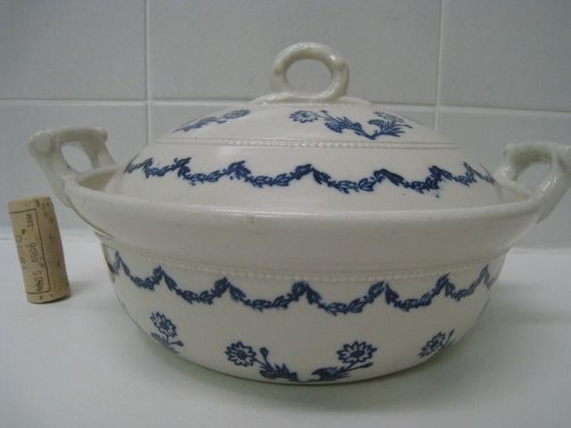 Pot met deksel in porselein, fabrikant Revol uit Saint-Uze, Collections, Enlèvement, Porcelaine