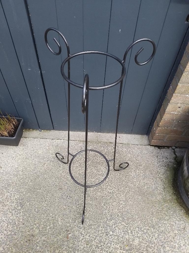 IJzeren bloemenstaander, Ophalen, Gebruikt